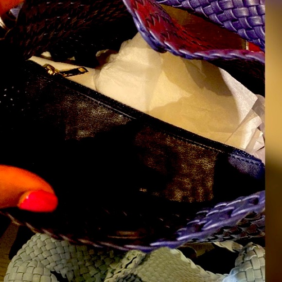 Navy intrecciato woven vegan hobo bag - Picture 5 of 5